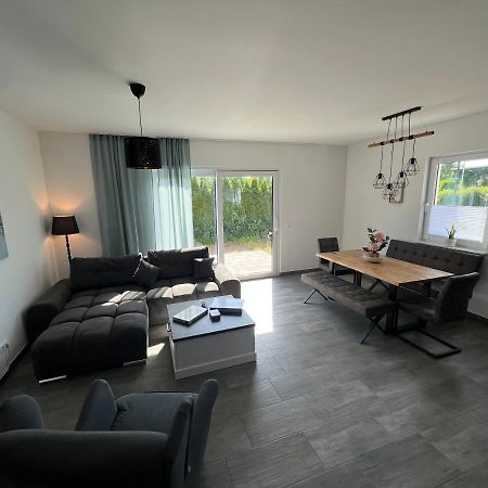 Doppelhaushaelfte Mit Terrasse Villa Elmenhorst/Lichtenhagen Exterior photo